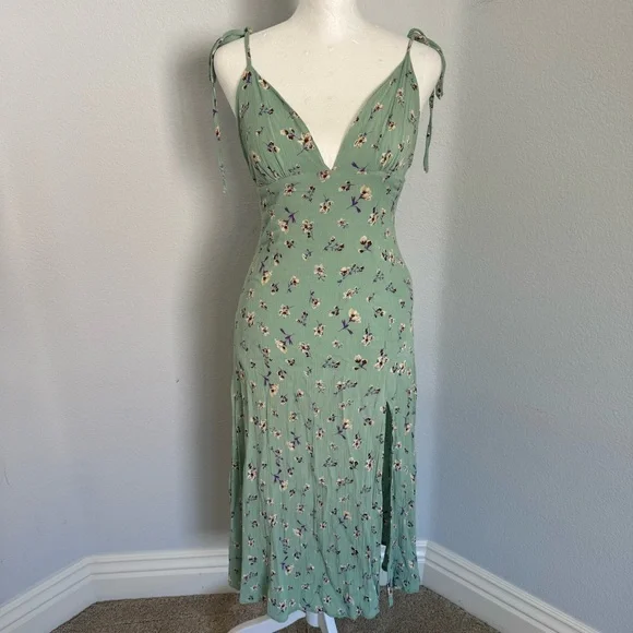 Showpo. Champion Spirit Dress - Picture 3 of 10